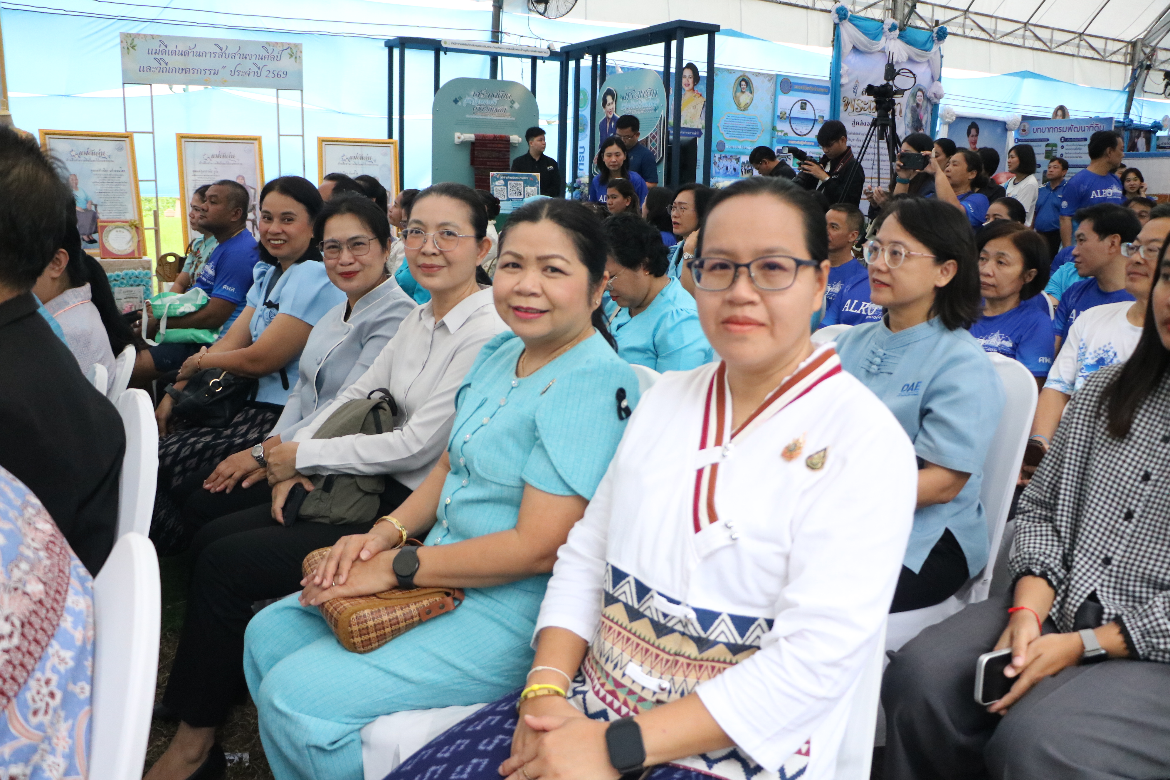 title - ส.ป.ก. เปิดงาน “สืบสานพระราชปณิธาน สร้างงานเกษตรกรรม เลิศล้ำงานหัตถศิลป์ ท่องเที่ยวถิ่นวิถีไทย เพื่อน้อมรำลึกในพระมหากรุณาธิคุณของสมเด็จพระนางเจ้าสิริกิติ์ พระบรมราชินีนาถ พระบรมราชชนนีพันปีหลวง ประจำปี พ.ศ. 2569 ณ ศูนย์ส่งเสริมและพัฒนาอาชีพเสริมนอกภาคการเกษตร จังหวัดพระนครศรีอยุธยา